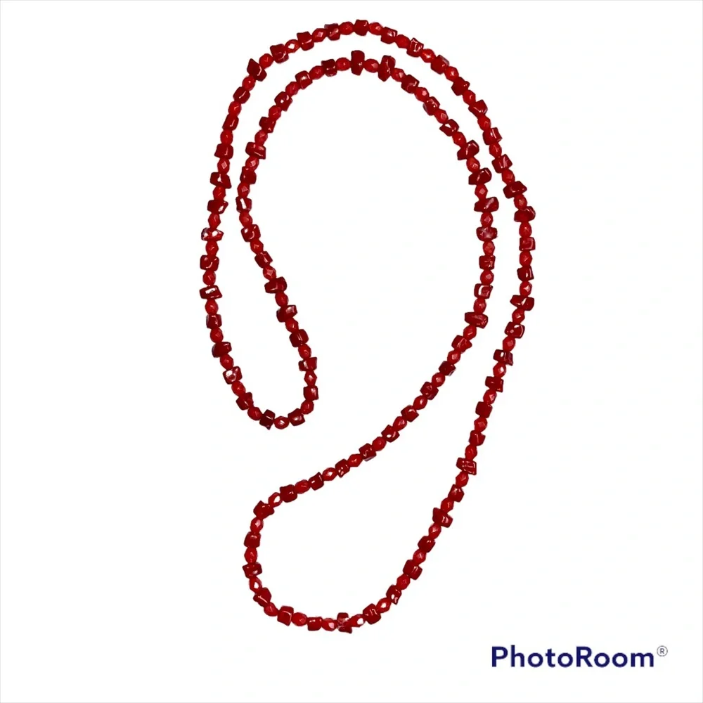 Coral station necklace in euc Host Pick 7/1/22!!!